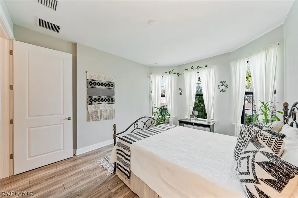 6828 Winding Cypress Drive Naples FL 34114
