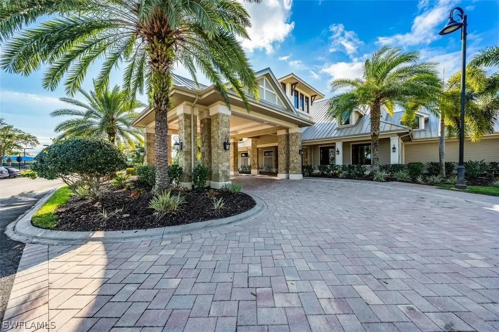 6828 Winding Cypress Drive Naples FL 34114