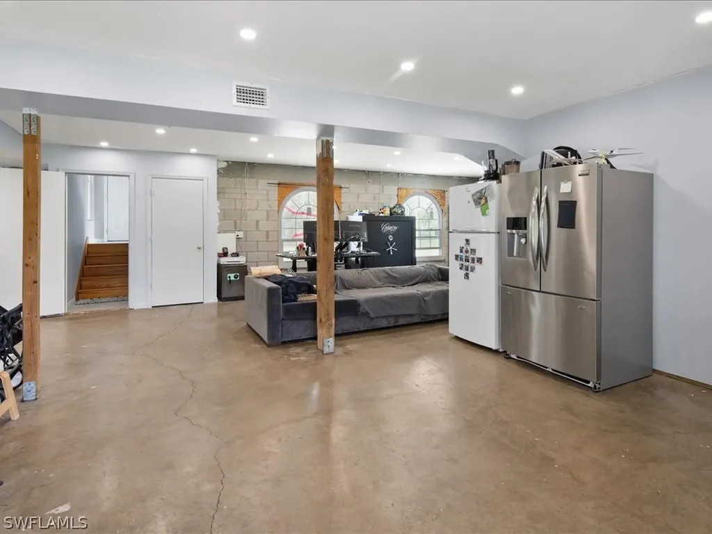 220 39th Avenue NW Naples FL 34120