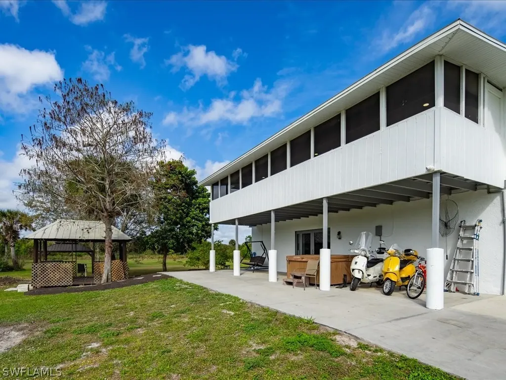 220 39th Avenue NW Naples FL 34120