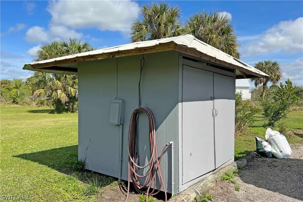 220 39th Avenue NW Naples FL 34120