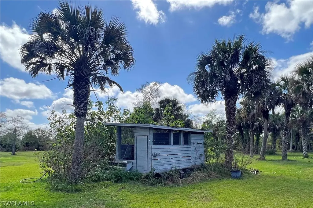 220 39th Avenue NW Naples FL 34120