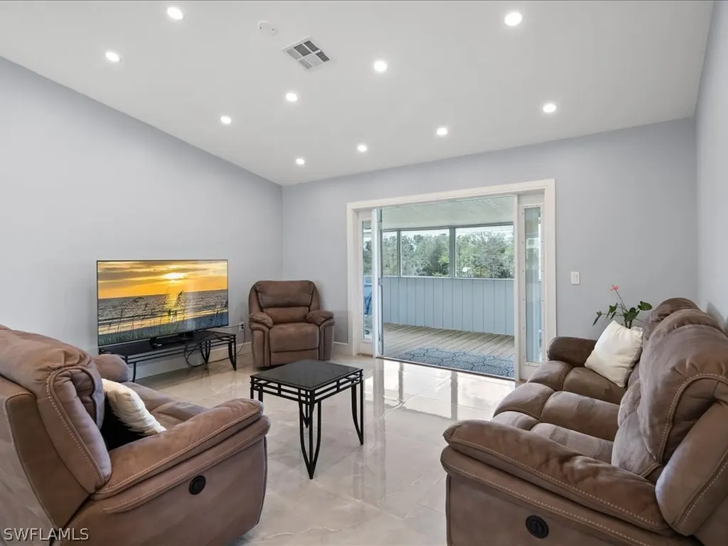 220 39th Avenue NW Naples FL 34120