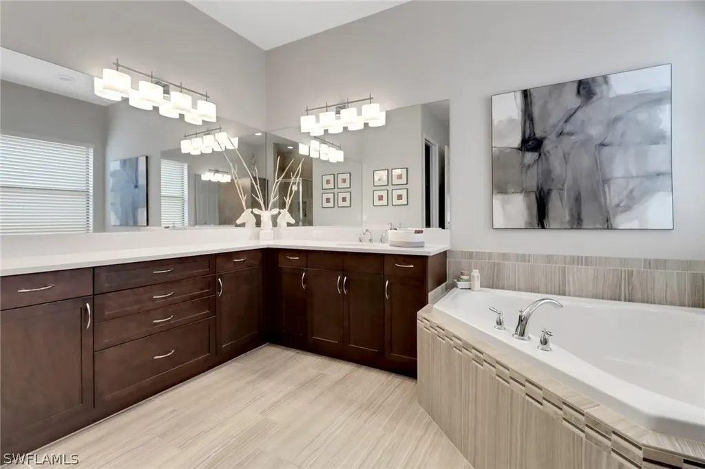13836 Luna Drive Naples FL 34109