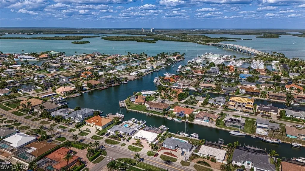 813 N Barfield Drive Marco Island FL 34145