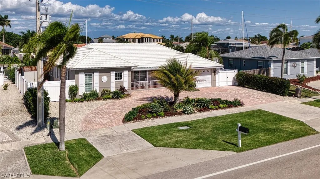 813 N Barfield Drive Marco Island FL 34145