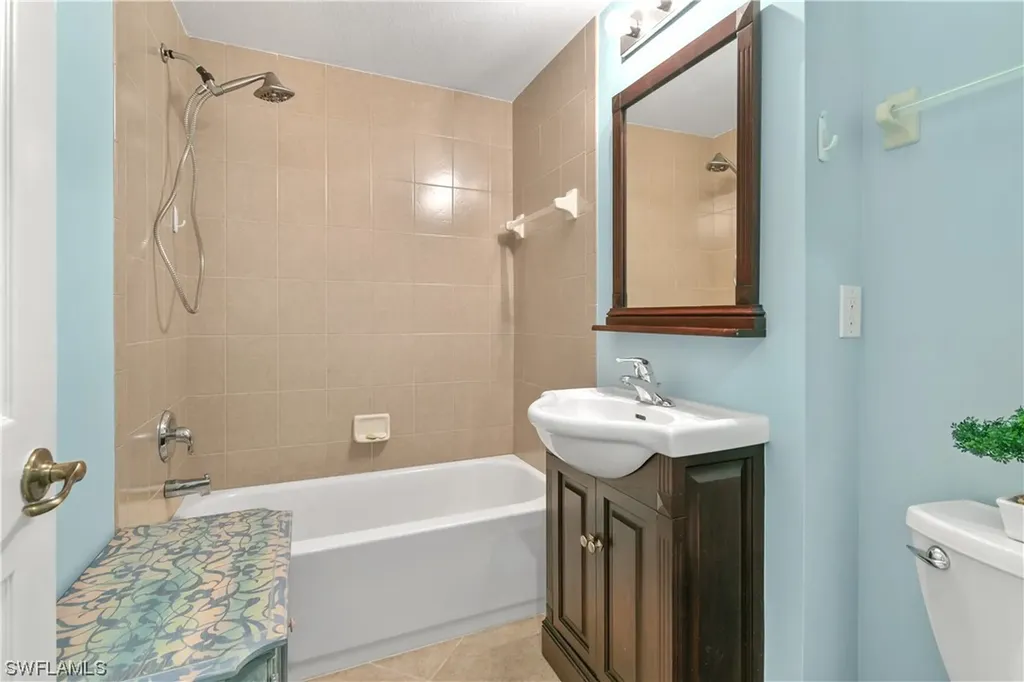 4203 Liron Avenue Fort Myers FL 33916