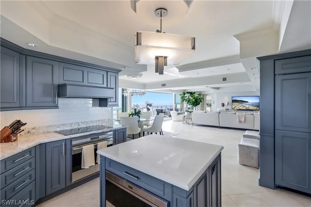 8231 Bay Colony Drive Naples FL 34108