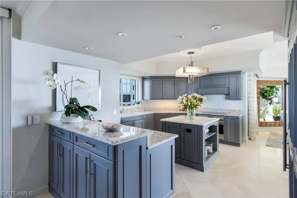 8231 Bay Colony Drive Naples FL 34108