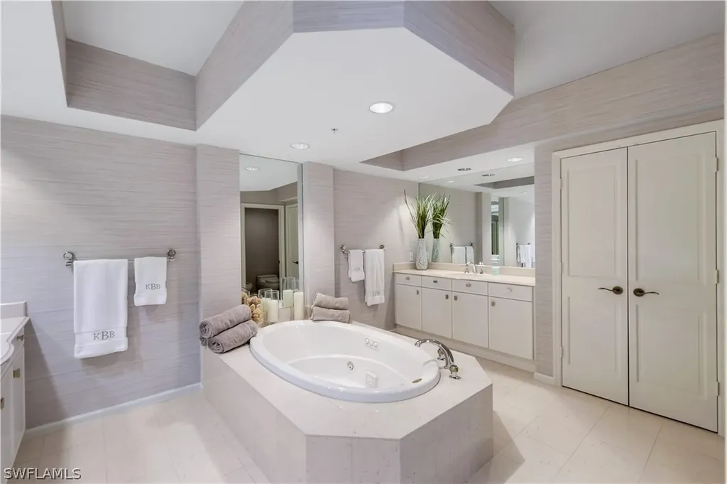 8231 Bay Colony Drive Naples FL 34108