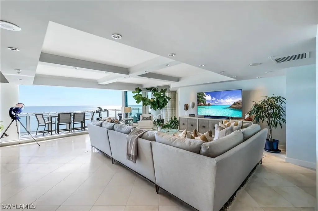 8231 Bay Colony Drive Naples FL 34108