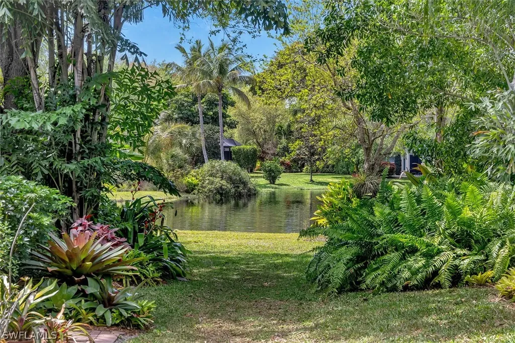 1347 Solana Road Naples FL 34103