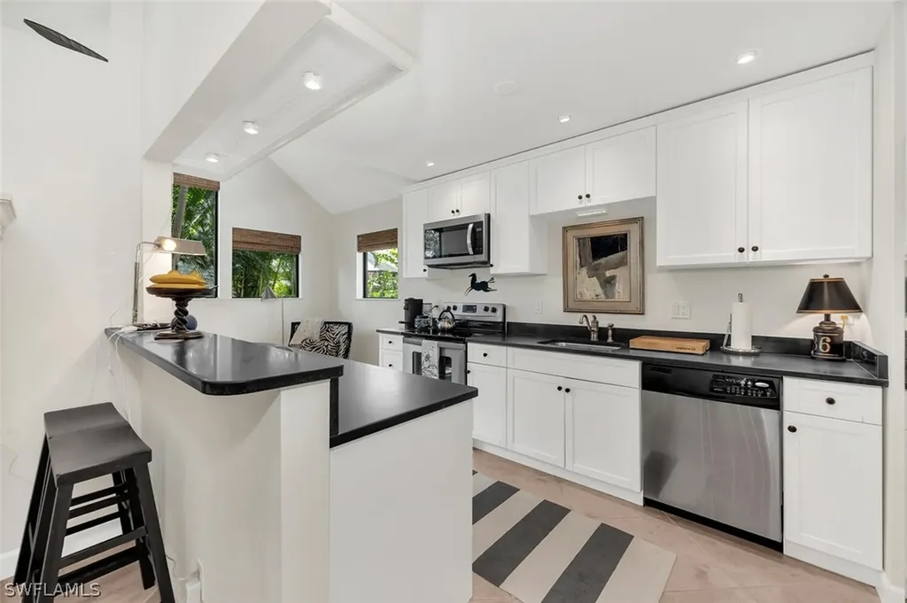 1347 Solana Road Naples FL 34103