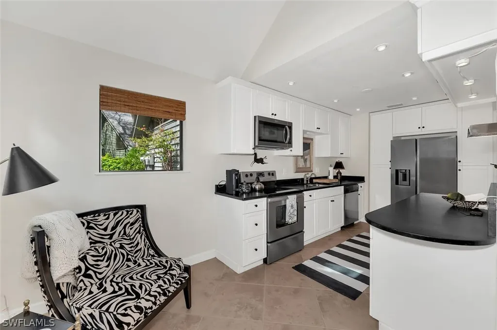 1347 Solana Road Naples FL 34103