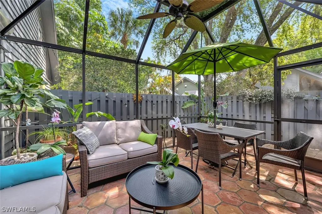 1347 Solana Road Naples FL 34103