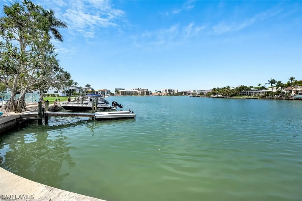 383 Harbour Drive Naples FL 34103
