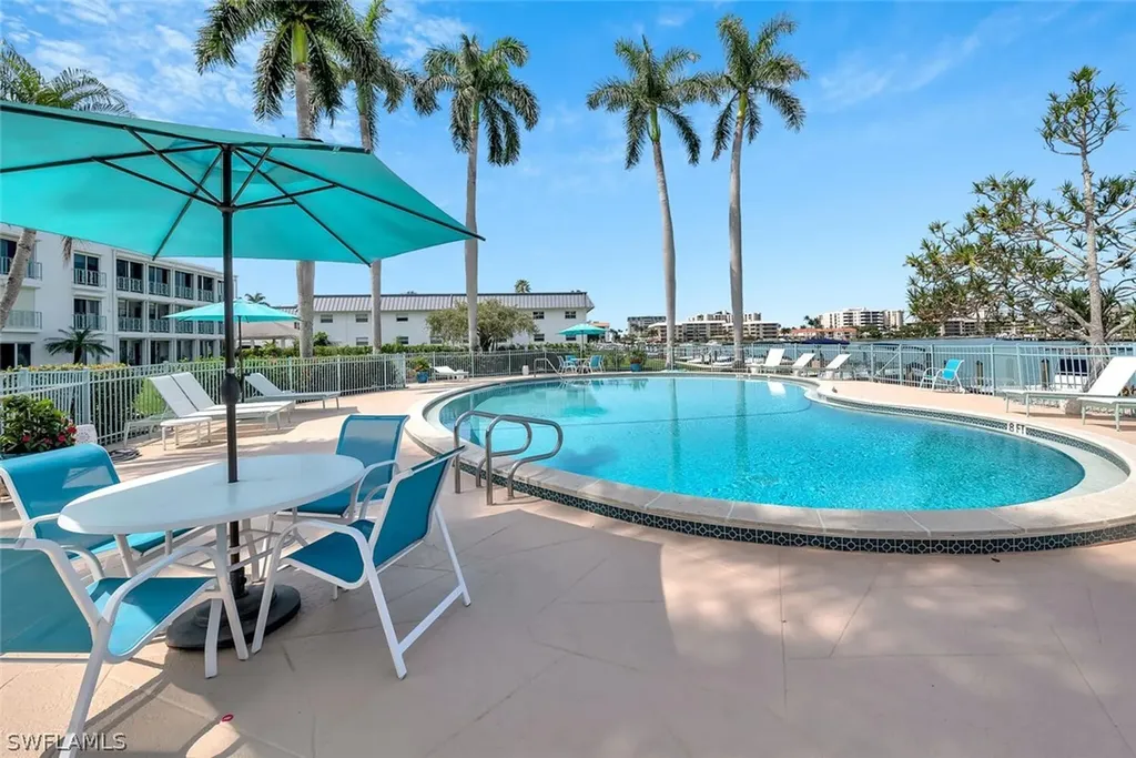 383 Harbour Drive Naples FL 34103