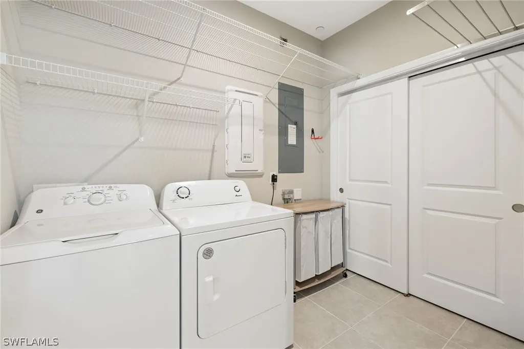 9393 Pocida Court Naples FL 34119