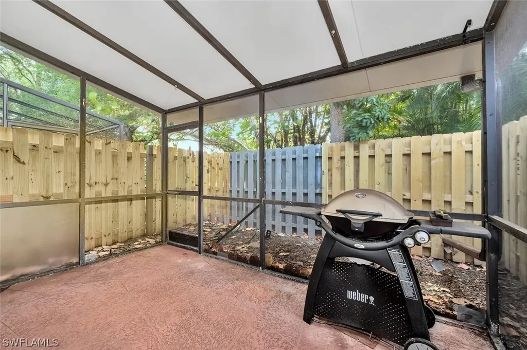 820 Meadowland Drive Naples FL 34108