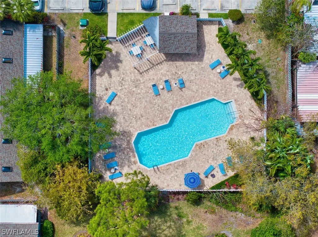820 Meadowland Drive Naples FL 34108