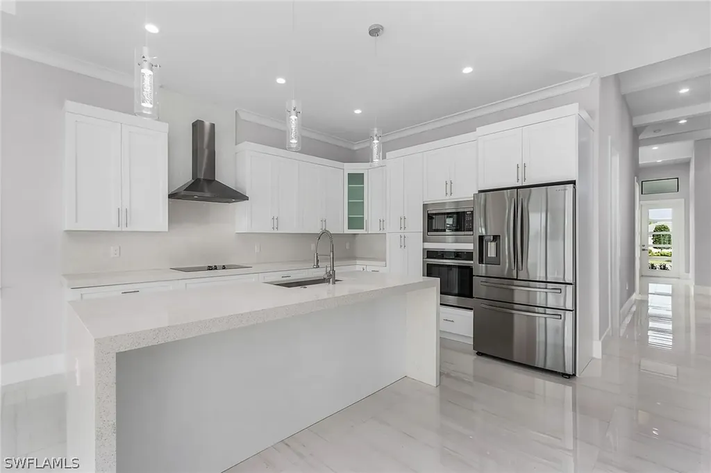 615 102nd Avenue N Naples FL 34108