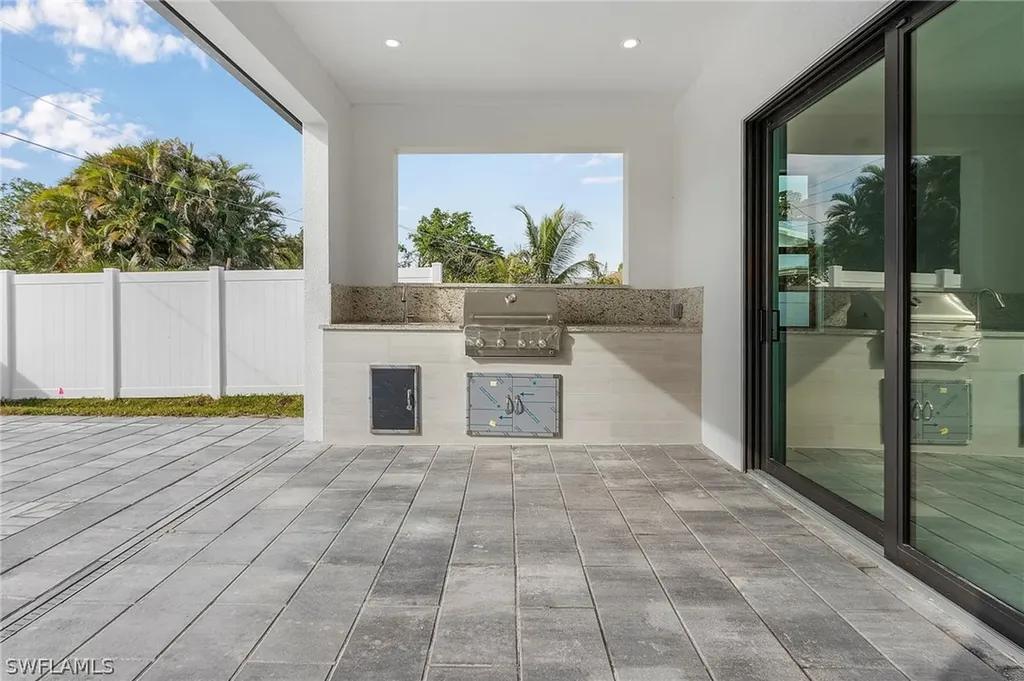 615 102nd Avenue N Naples FL 34108