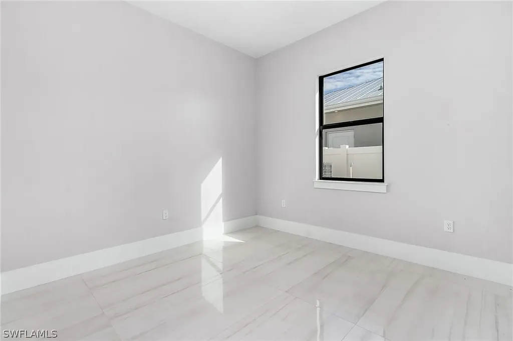 615 102nd Avenue N Naples FL 34108