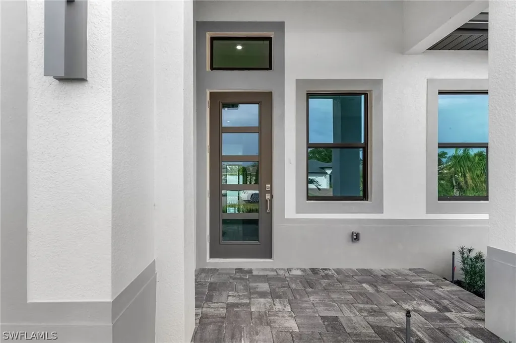 615 102nd Avenue N Naples FL 34108