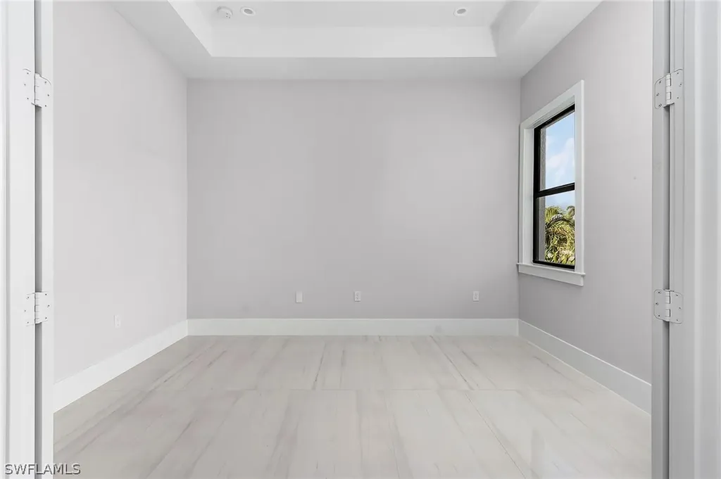 615 102nd Avenue N Naples FL 34108