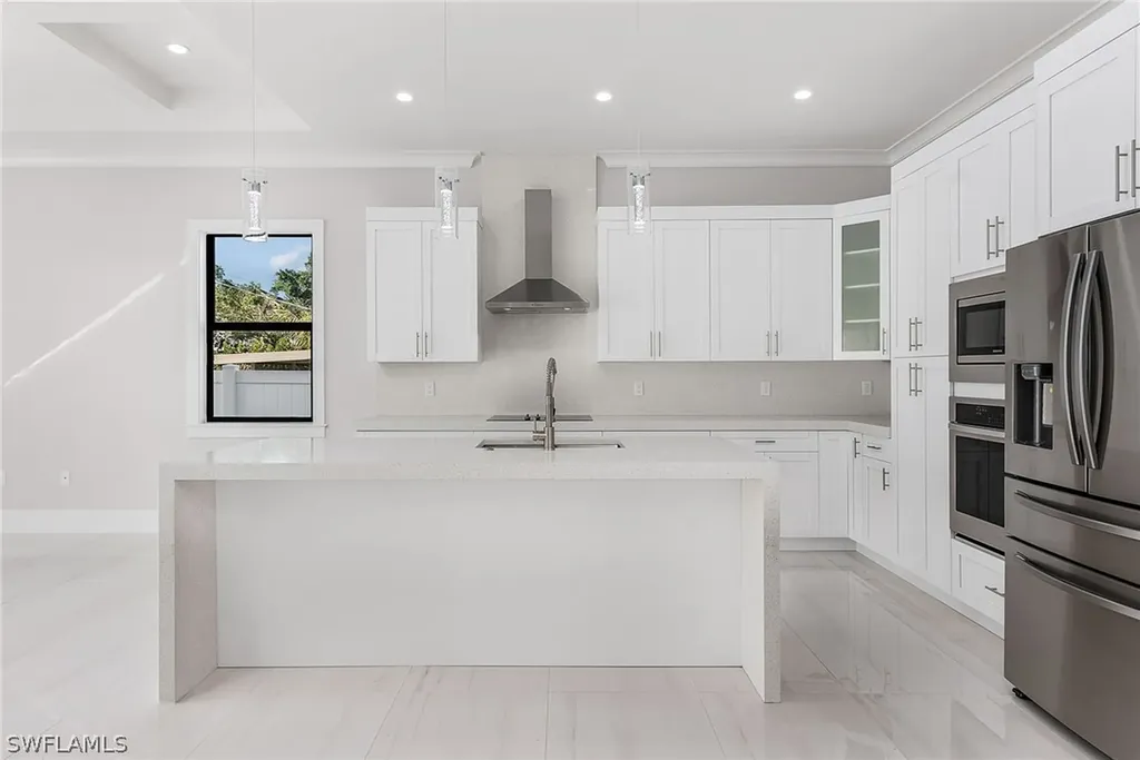615 102nd Avenue N Naples FL 34108