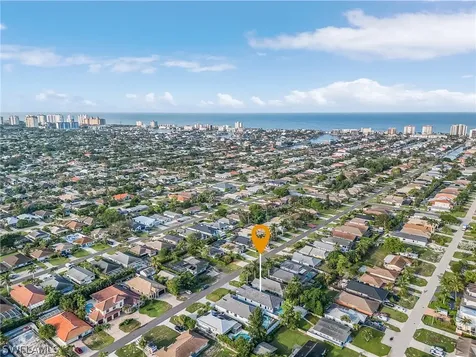 615 102ND Avenue N Naples FL 34108