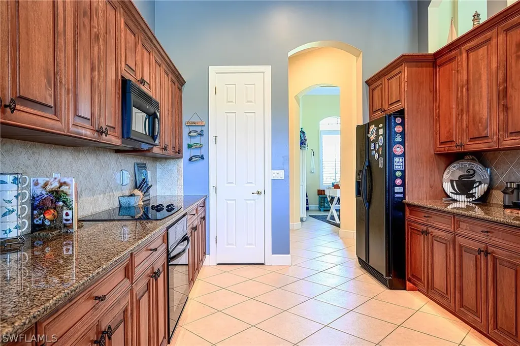 9020 Maverick Court Naples FL 34113