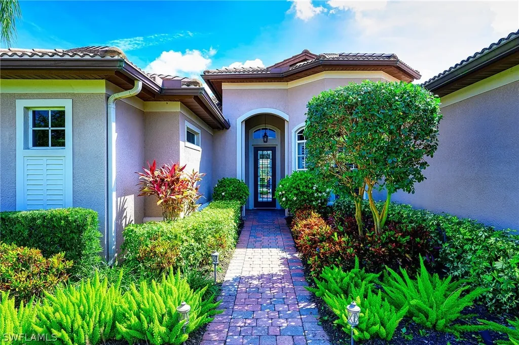 9020 Maverick Court Naples FL 34113