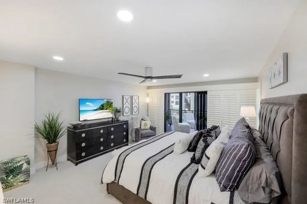 3333 Gulf Shore Boulevard N Naples FL 34103