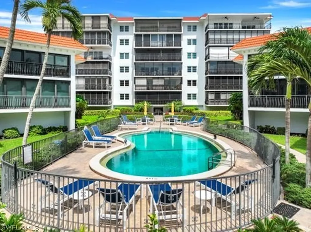 3333 Gulf Shore Boulevard N Naples FL 34103
