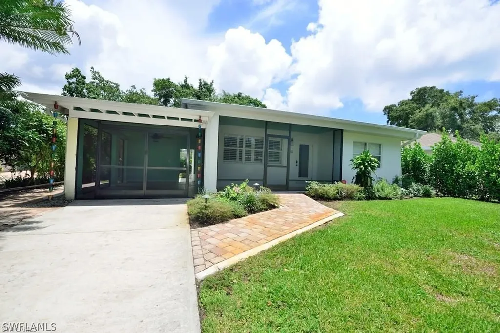 Naples FL, 1140 9TH Avenue N