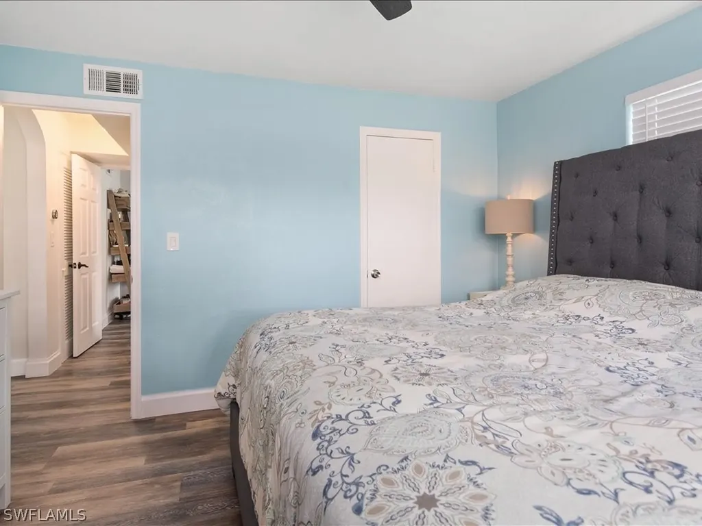 1140 9th Avenue N Naples FL 34102