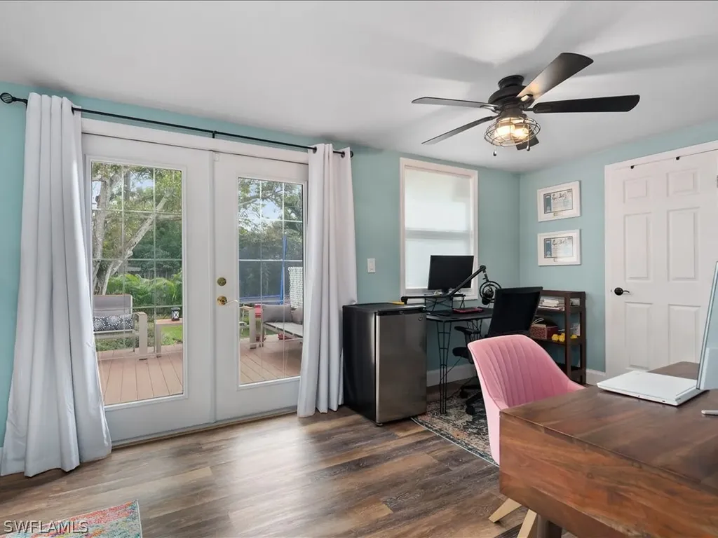 1140 9th Avenue N Naples FL 34102