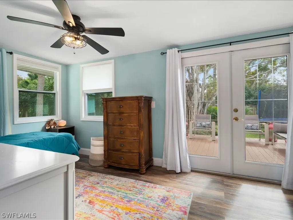 1140 9th Avenue N Naples FL 34102
