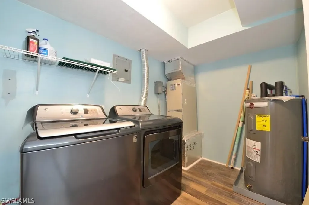 1140 9th Avenue N Naples FL 34102