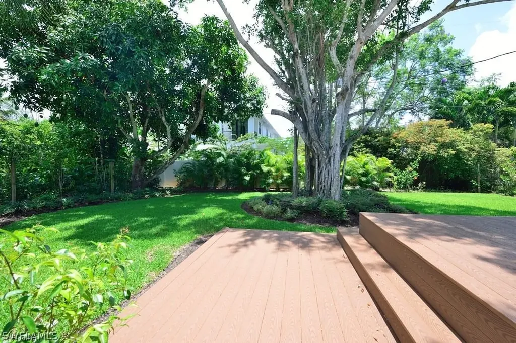 1140 9th Avenue N Naples FL 34102