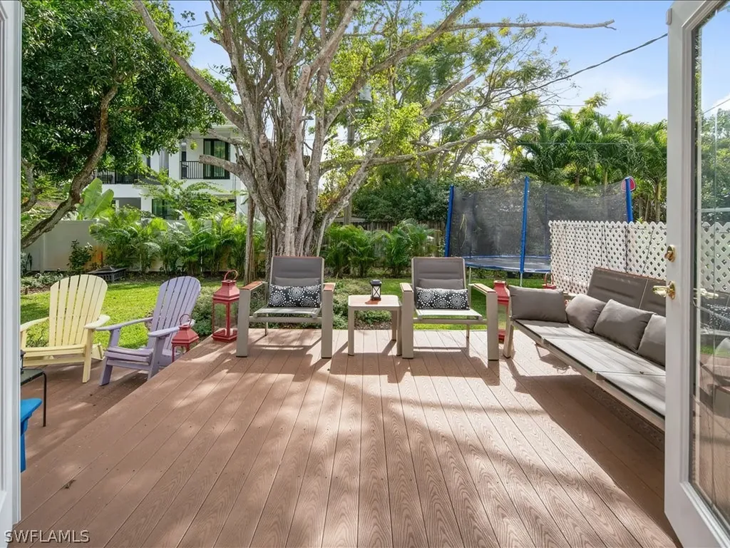 1140 9th Avenue N Naples FL 34102