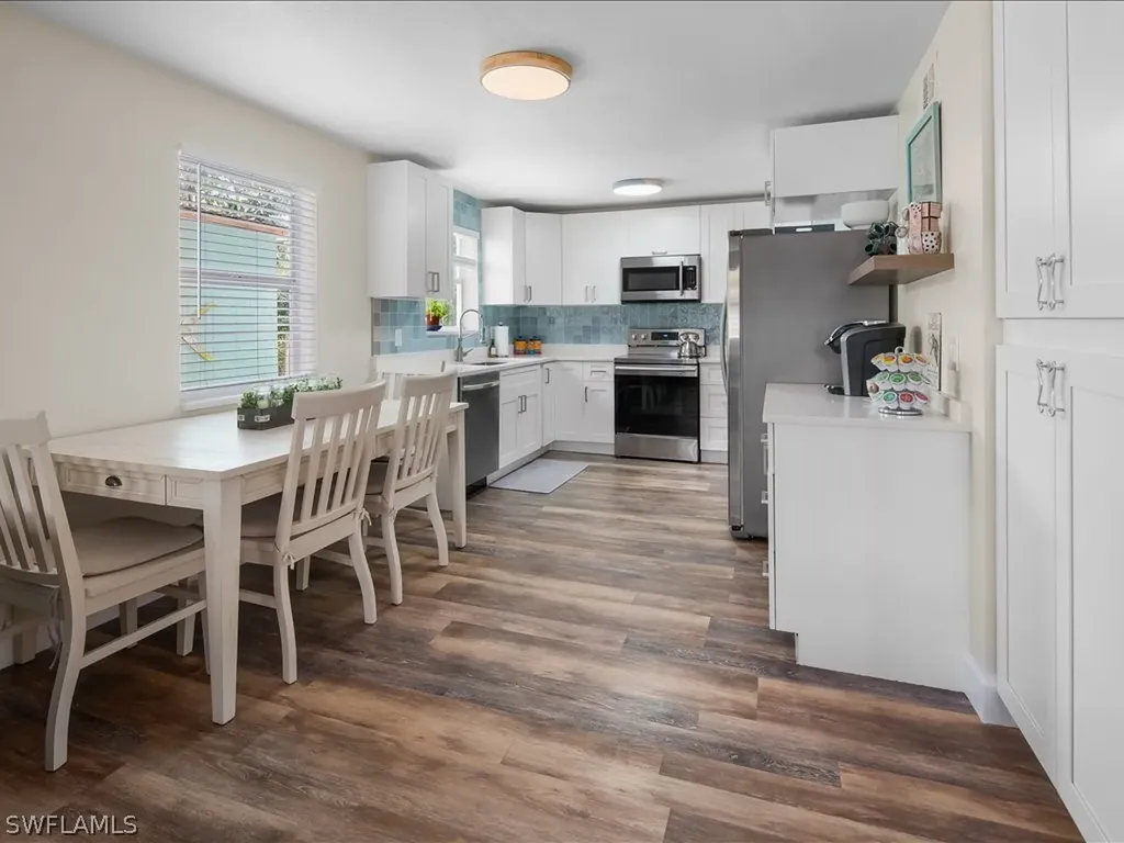 1140 9th Avenue N Naples FL 34102