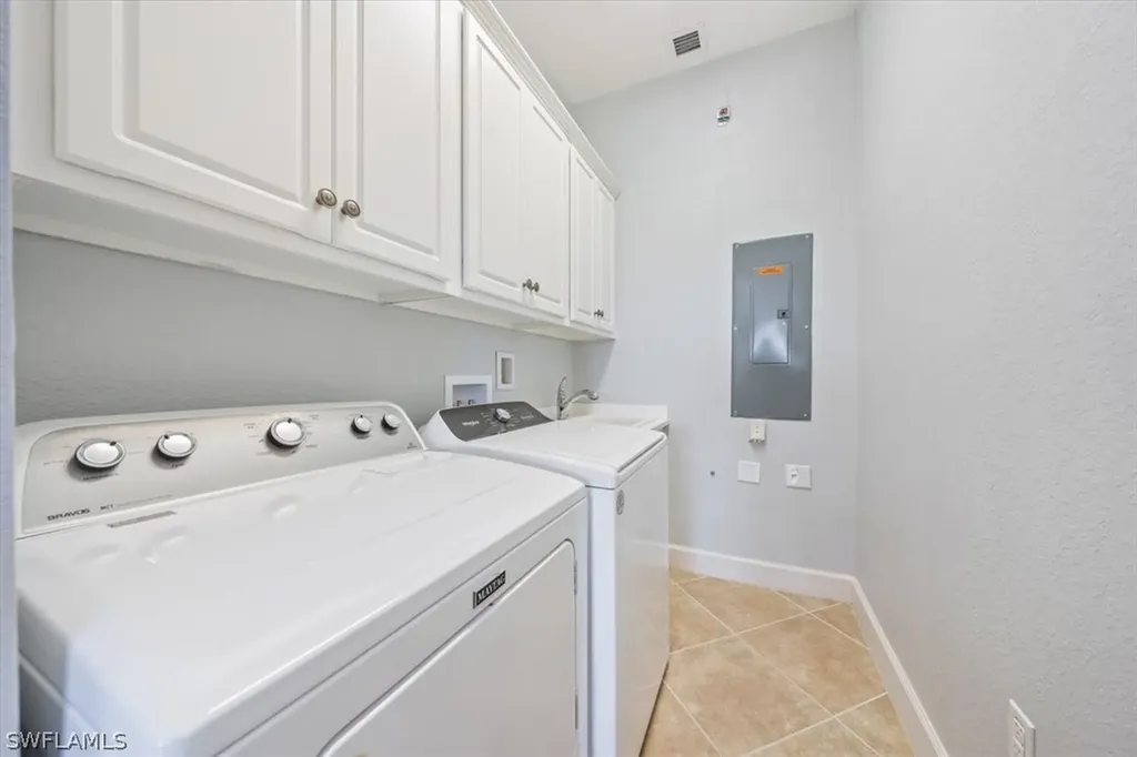 7877 Clemson Street Naples FL 34104