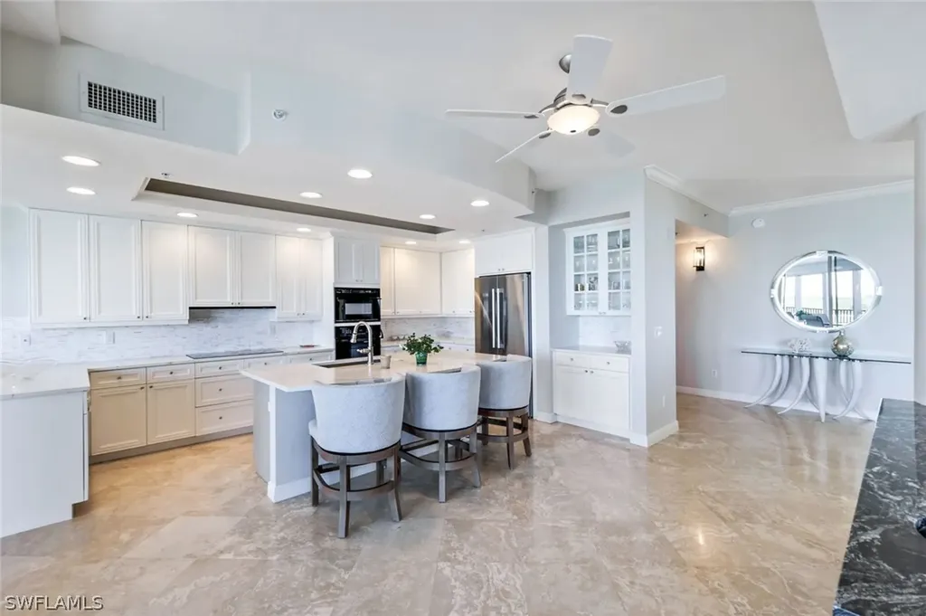 700 La Peninsula Boulevard Naples FL 34113