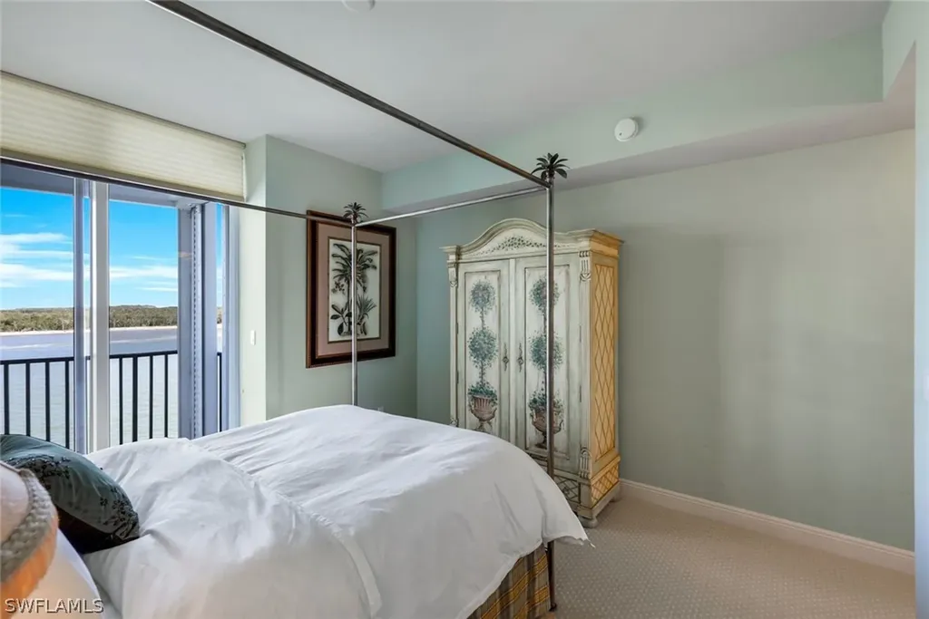 700 La Peninsula Boulevard Naples FL 34113