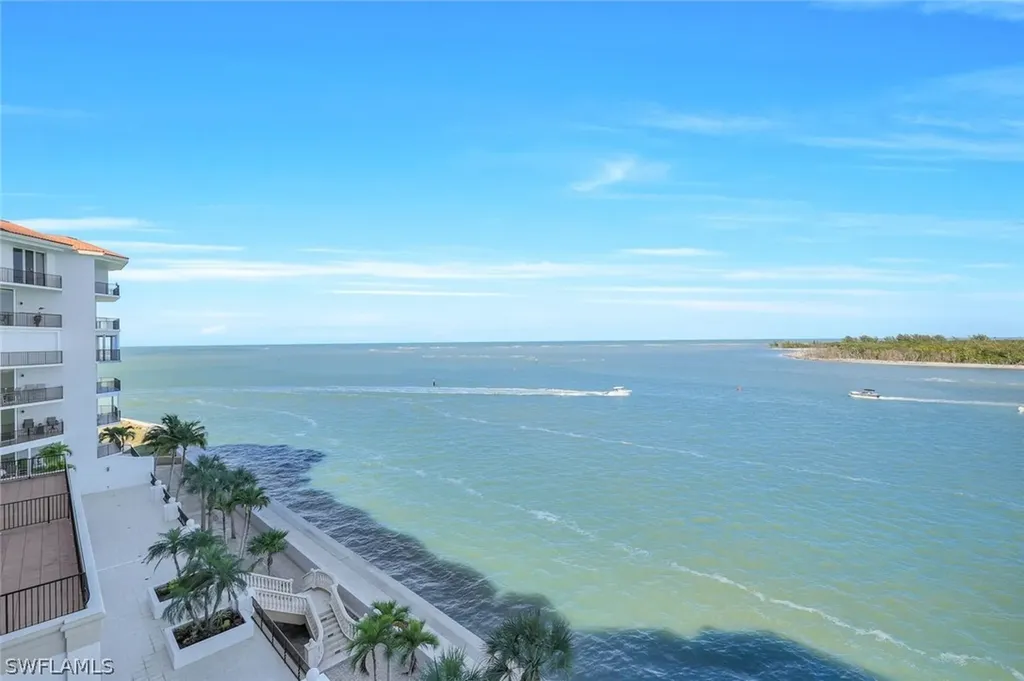 700 La Peninsula Boulevard Naples FL 34113