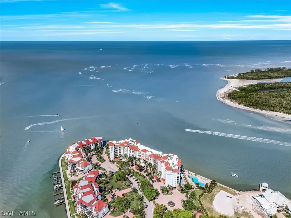 700 La Peninsula Boulevard Naples FL 34113
