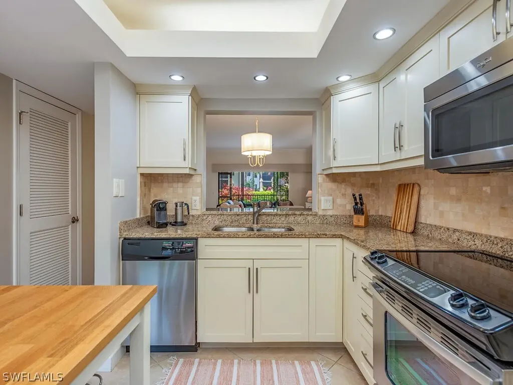 611 Serendipity Drive Naples FL 34108