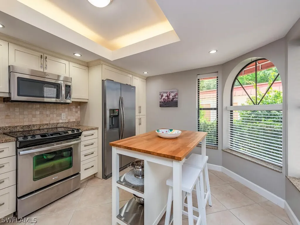 611 Serendipity Drive Naples FL 34108